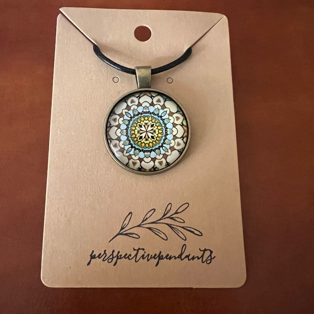 Mosaic Mandala Cabochon Pendant Necklace 🍁